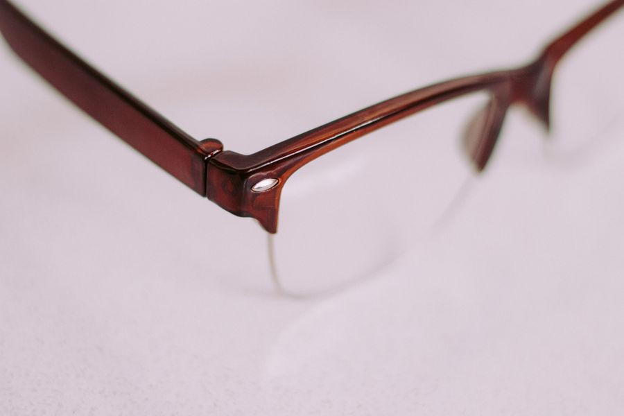 Detalle de montura de acetato
