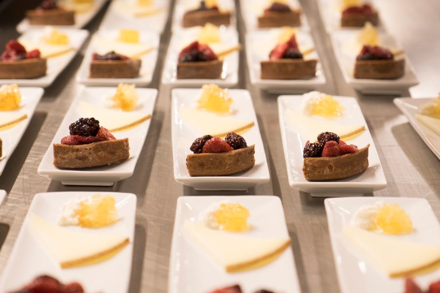 Postre de la casa emplatado